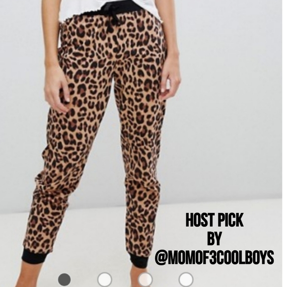 Pants - 🎉HP🎉Cheetah Comfy Lounge Joggers Sz M